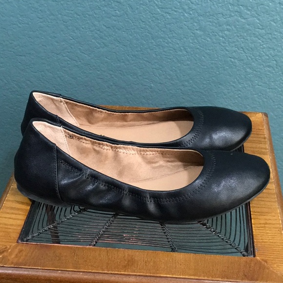 womens black ballet flats